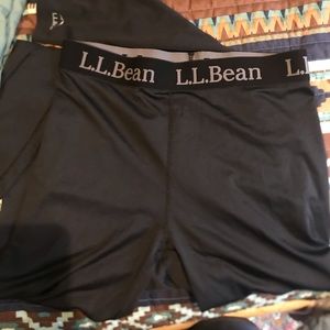 Woman’s lightweight L.L bean base layer